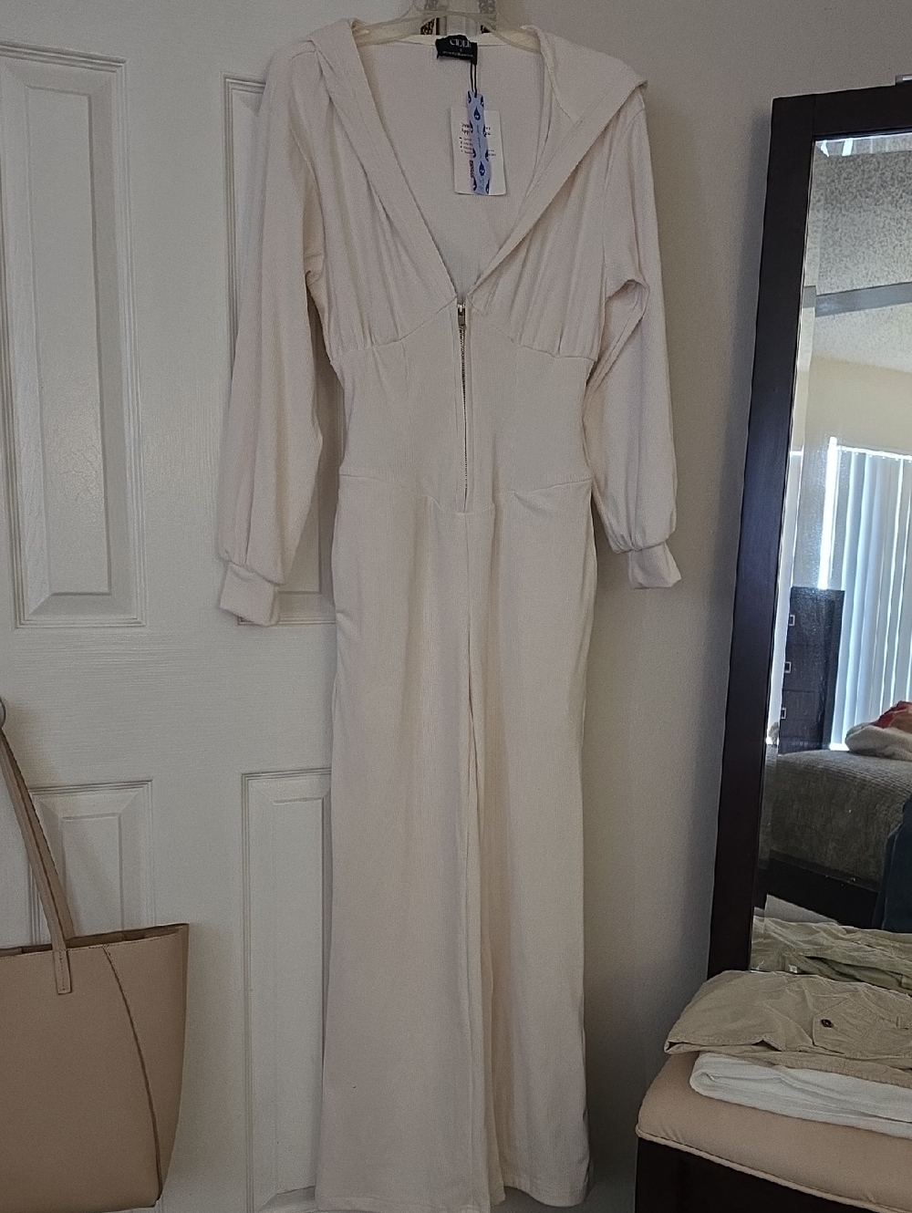 Cider NWT Cream Hooded Zip Jumpsuitl
